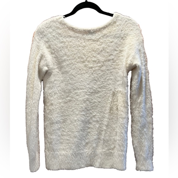 Cream soft sweater - Picture 2 of 2